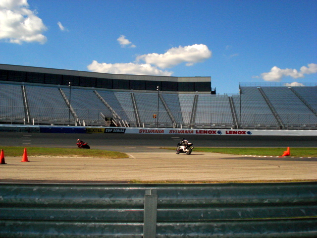 gal/2007 Loudon Track Day/pictures_086.jpg